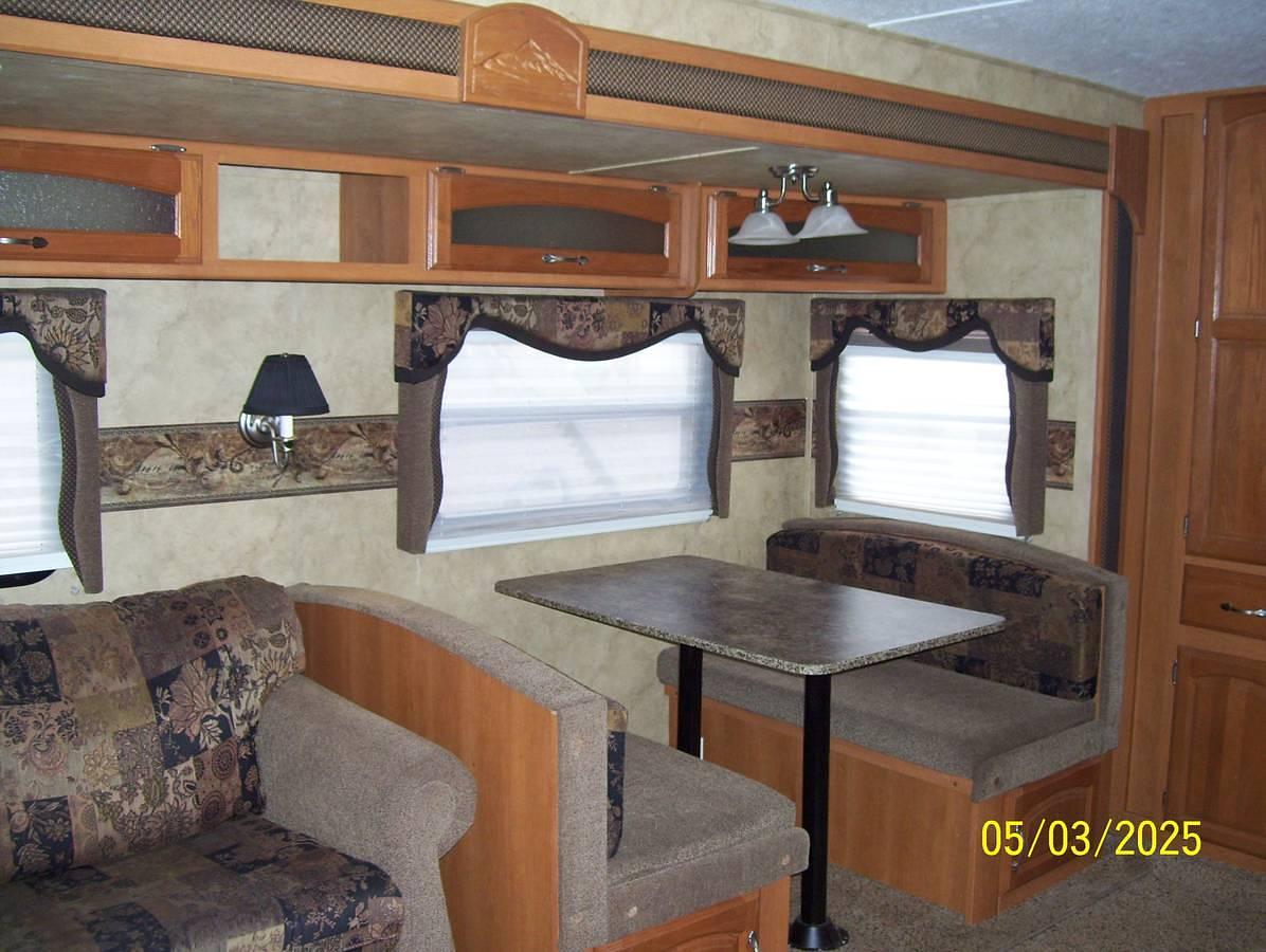 Used 2010 Keystone Cougar Travel Trailer