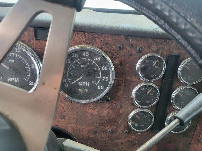 Used 1999 INTERNATIONAL 9400 and 2000 Great Lakes Trailer