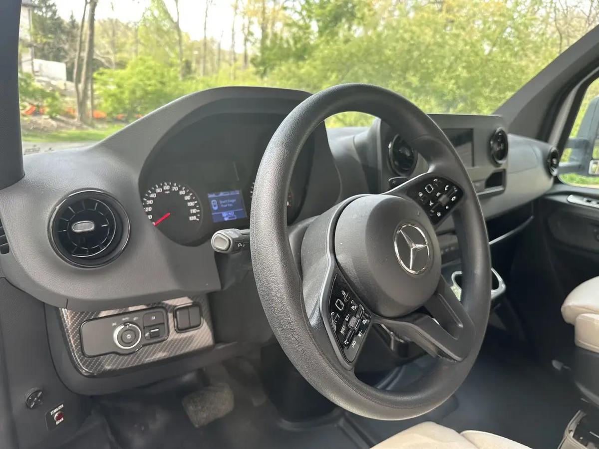 Used 2020 Winnebago View 24J