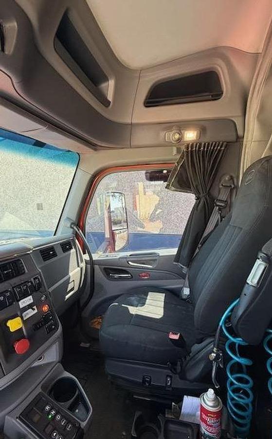 Used 2015 Peterbilt 579 End Dump Truck