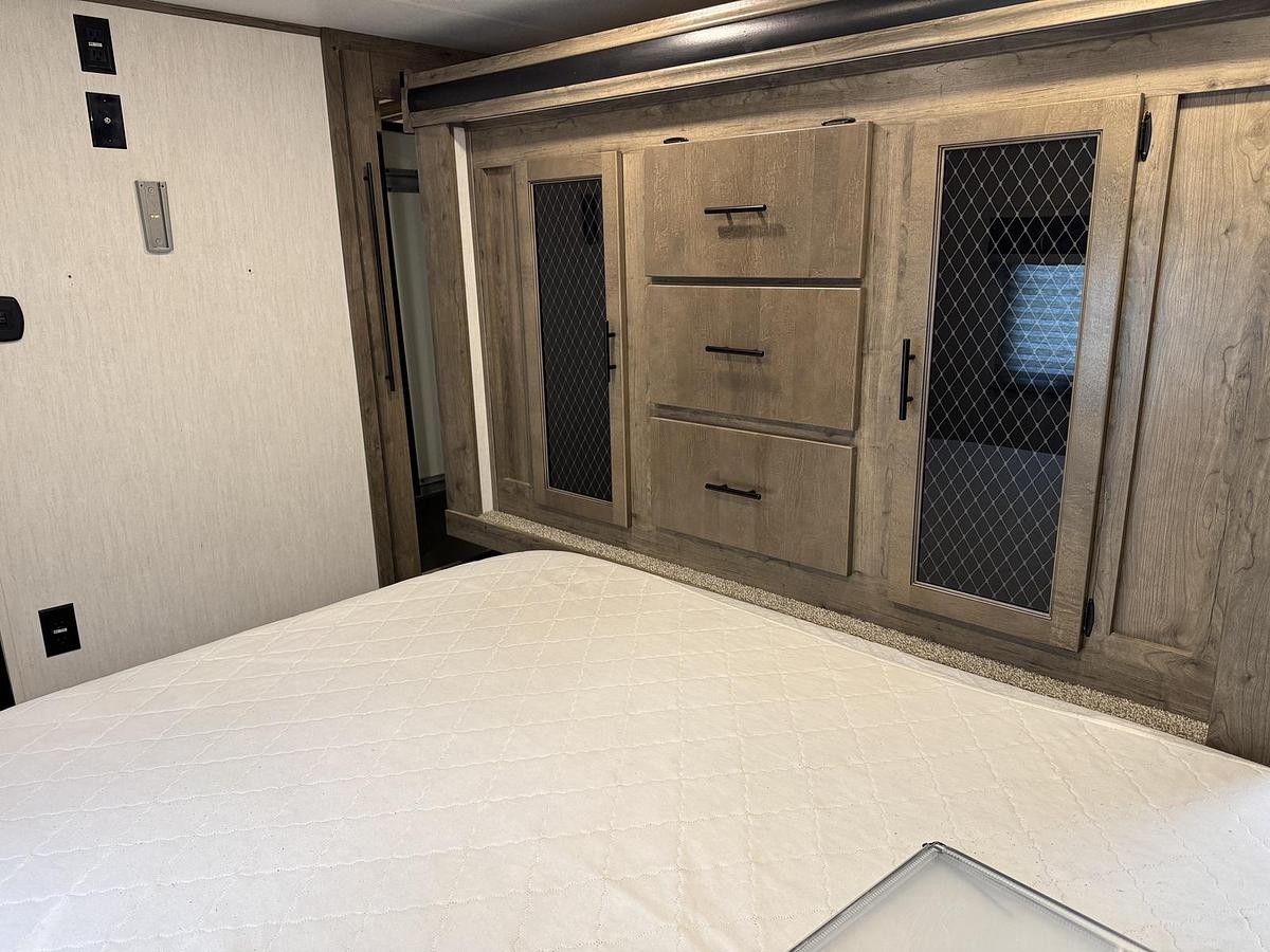 Used 2021 Forest River Sabre 37FLL