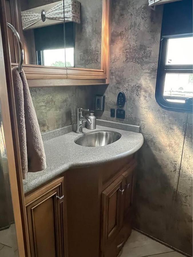 Used 2017 Newmar Bay Star