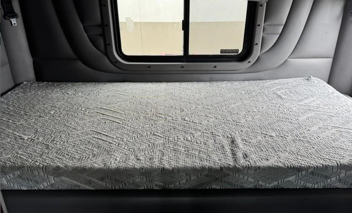 Used 2016 Peterbilt 389 Sleeper