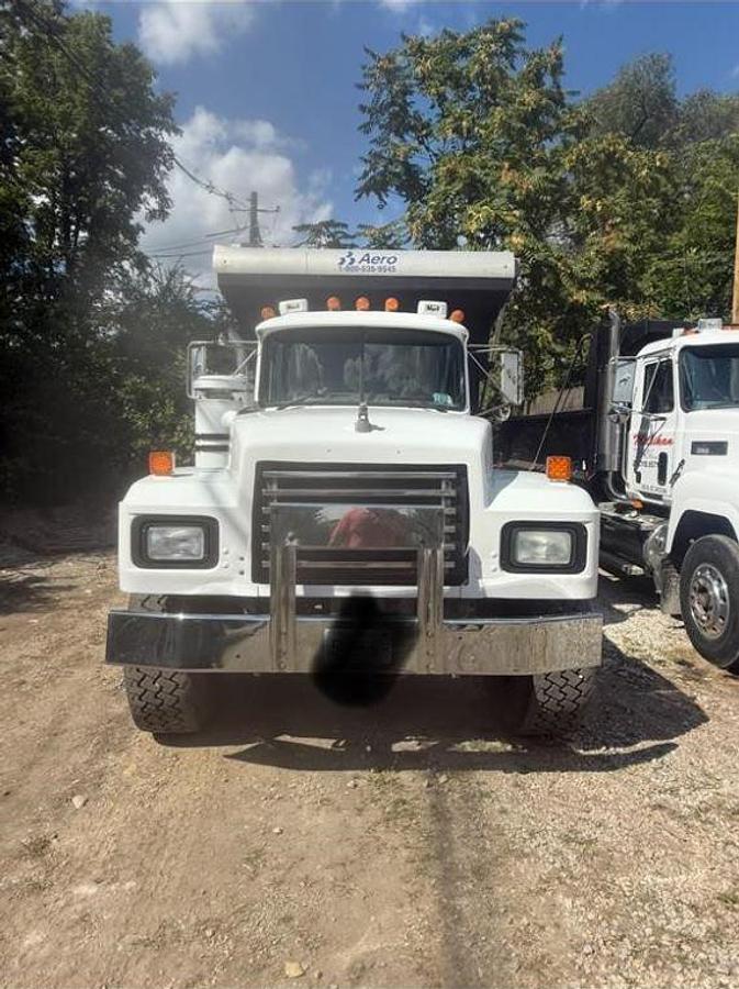 Used 1999 Mack RD690-S Dump Truck