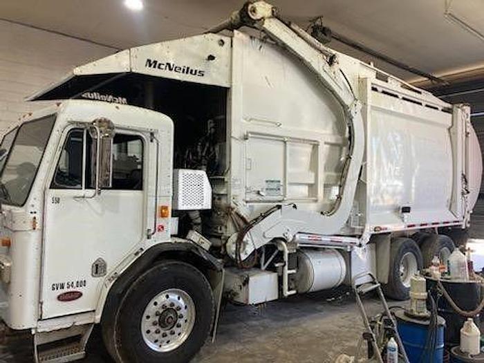 Used 2009 Peterbilt 320 Garbage Truck