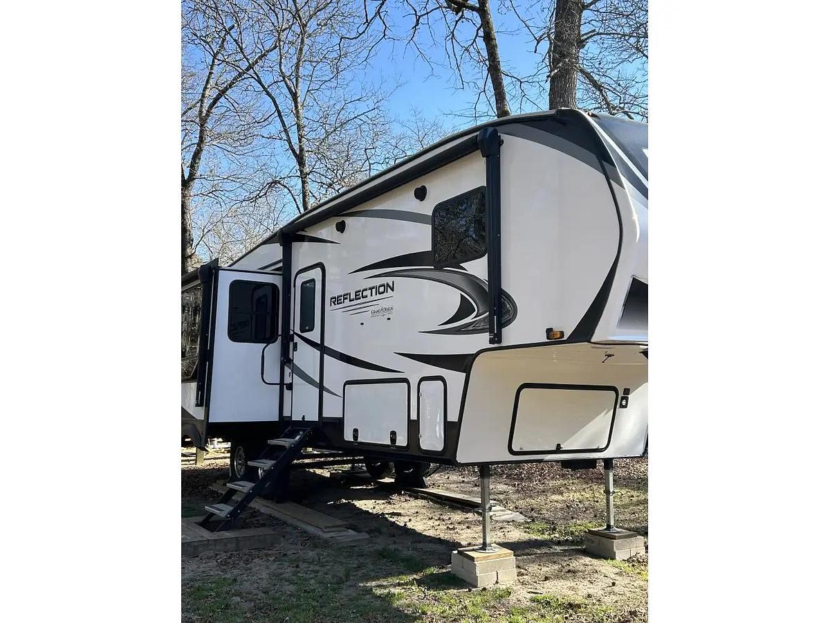 Used 2021 Grand Design Solitude 303RLS