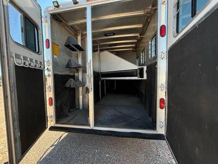 Used 2004 Kiefer Genesis Horse Trailer with Living Quarters