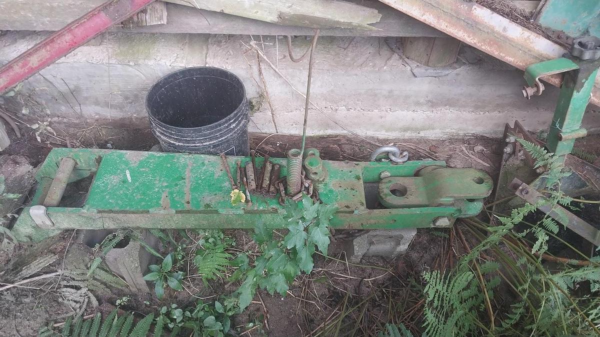 Used 2003 JOHN DEERE 1590&1560 Attached With Houck Hitch