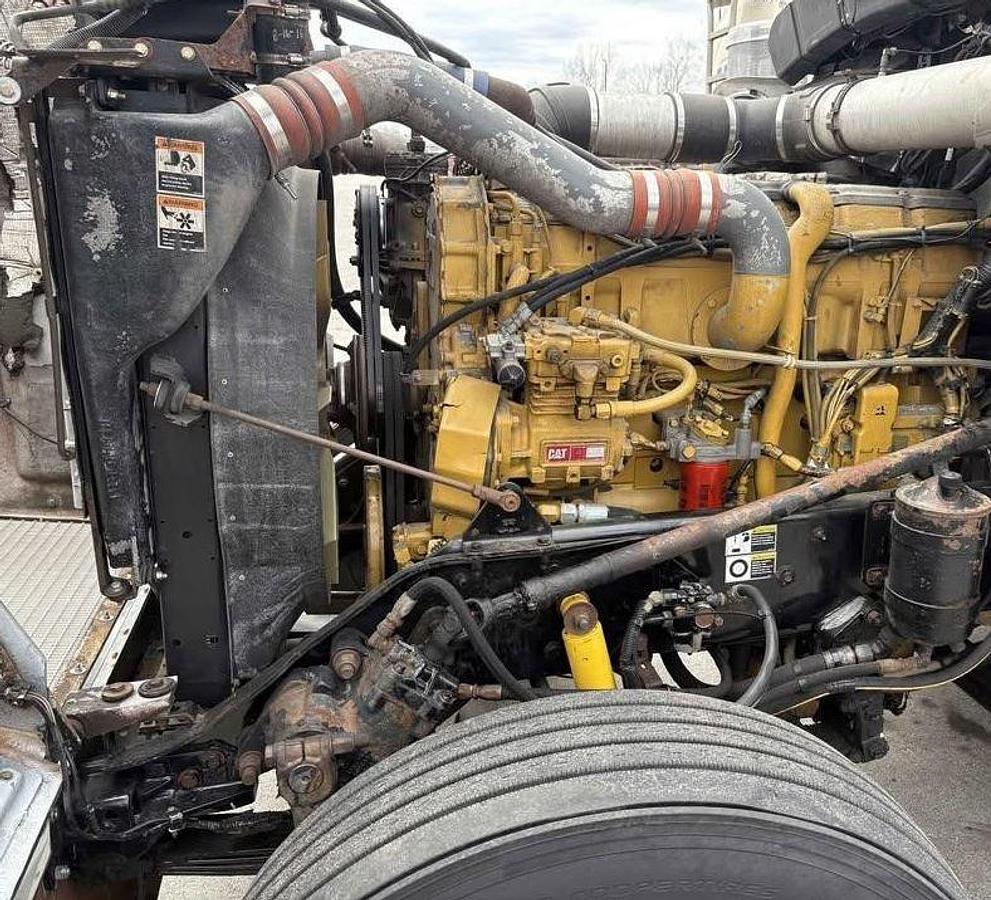 Used 2002 Kenworth W900 Sleeper Truck