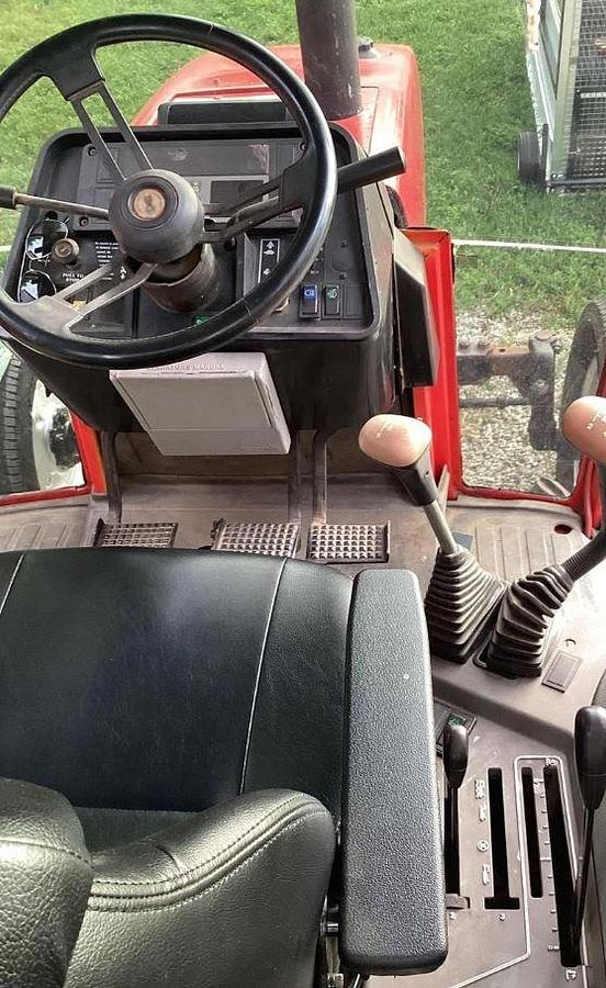 Used 1996 CASE IH 3230 Tractor