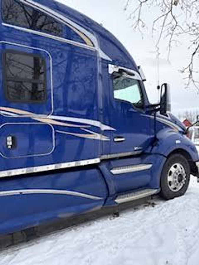 Used 2019 Kenworth T680 Conventional Sleeper Semi