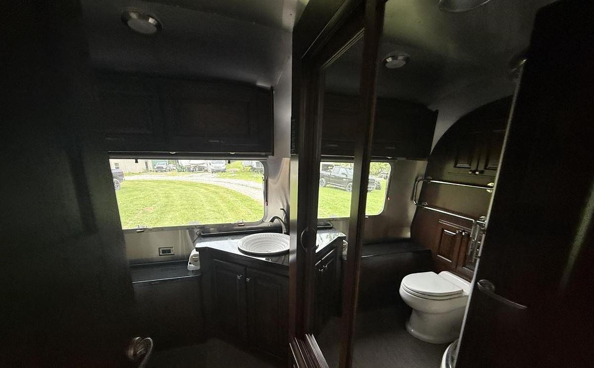 Used 2018 Airstream Classic 33FB