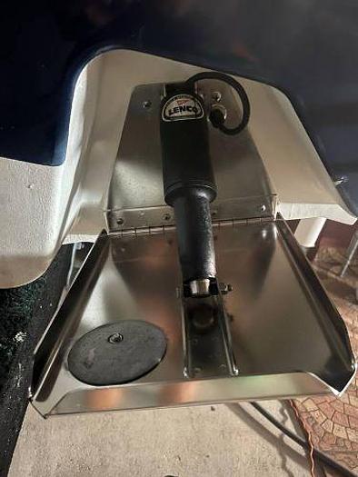 Used 2006 Hydra-Sports Vector CC25