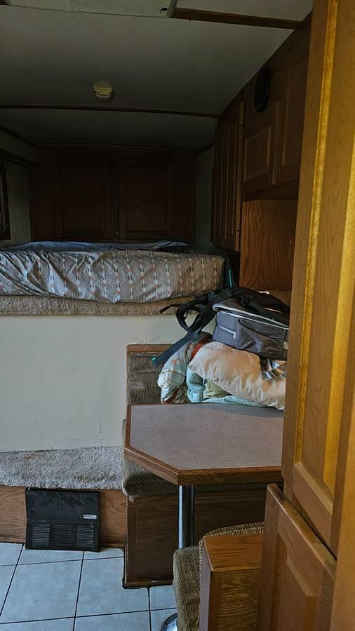 Used 2002 FeatherLite 8547 7x 21 ft