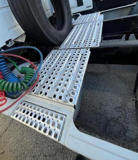 Used 2017 Volvo VNL62T630