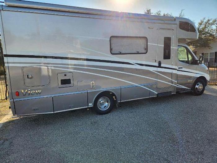 Used 2022 Winnebago View Navion24d