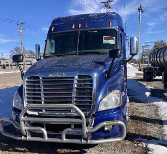 Used 2009 Freightliner Cascadia 125