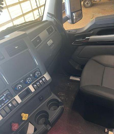 Used 2025 KENWORTH T880 Dump Truck