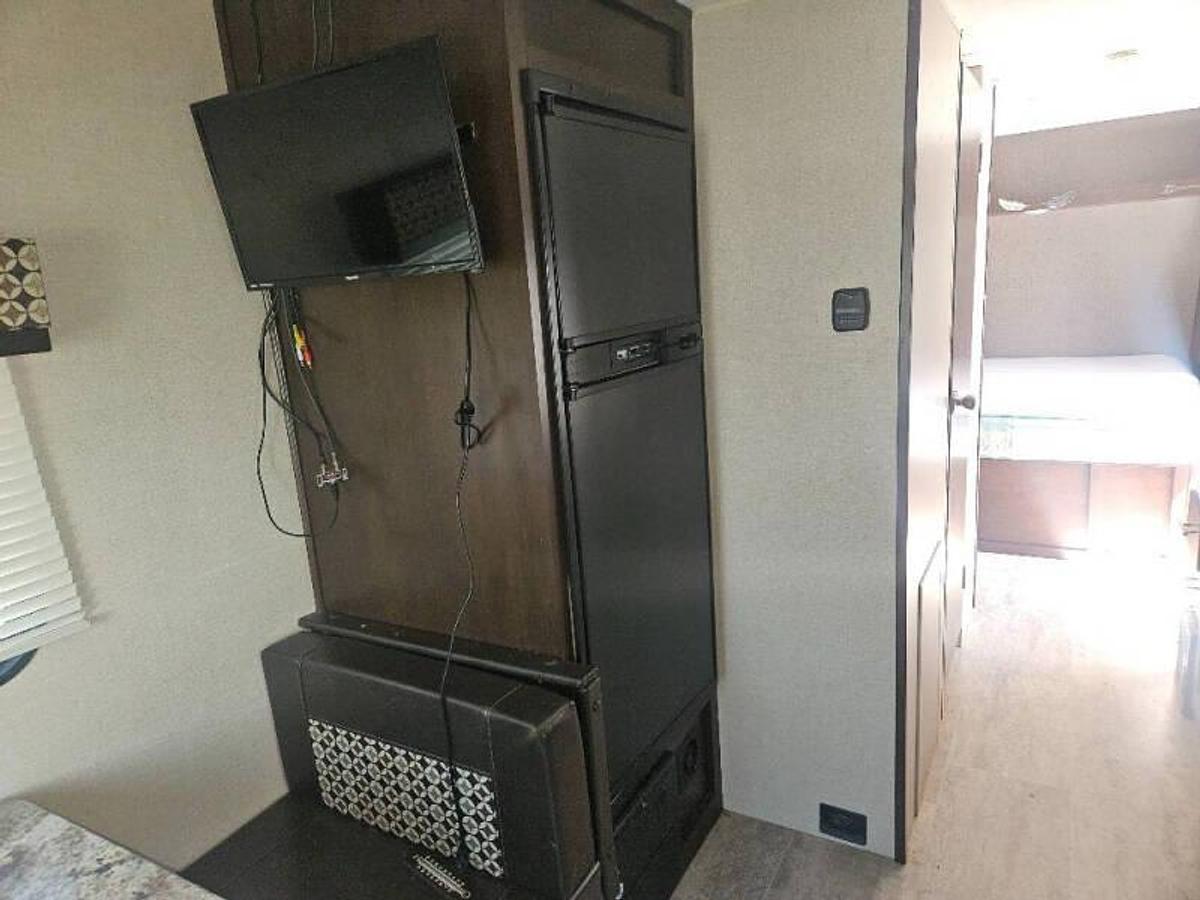 Used 2018 KZ Sportsman Travel Trailer