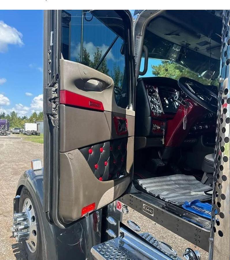 Used 2020 Kenworth W900l