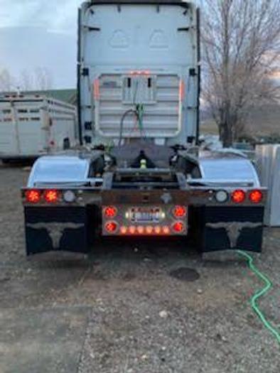 Used 2011 Freightliner Cascadia