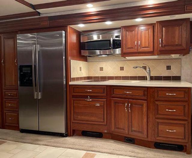 Used 2011 American Coach American Tradition 42M