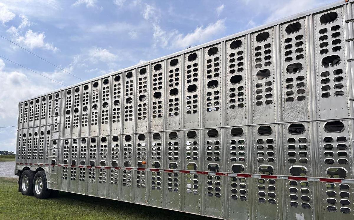 Used 2019 WILSON PSDCL-402 Livestock Trailer