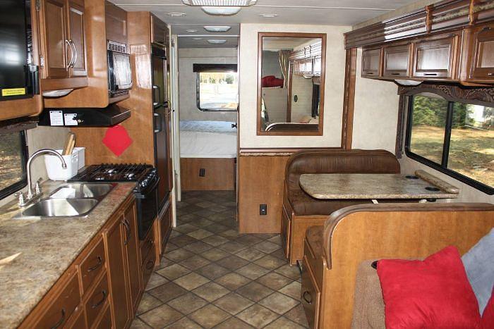 Used 2014 Thor Motor Coach Freedom Elite 31L