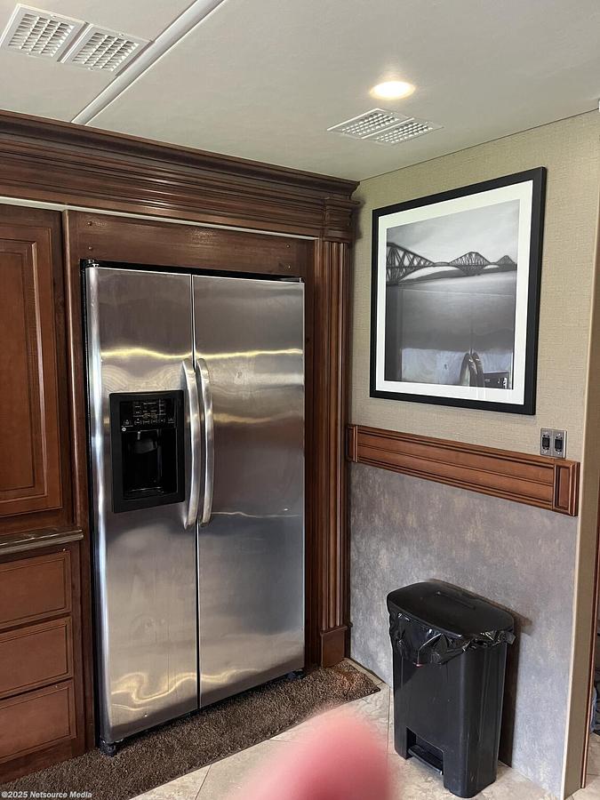 Used 2014 Fleetwood Discovery 40E Class A Motorhome