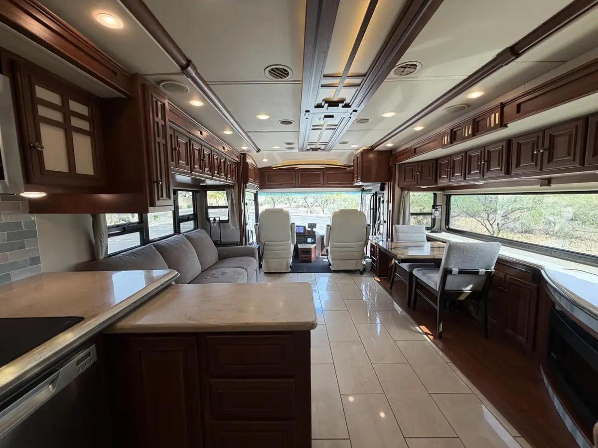Used 2015 Winnebago Itasca Ellipse 42HD