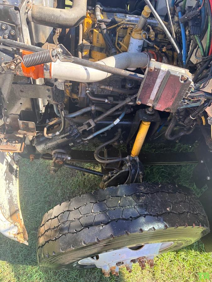 Used 2000 Chevrolet 7500 Bucket Truck