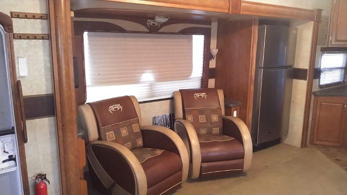 Used 2011 Keystone Raptor 400RBG