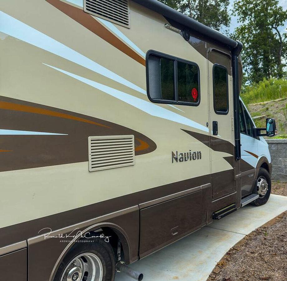 Used 2018 Winnebago Navion 24v