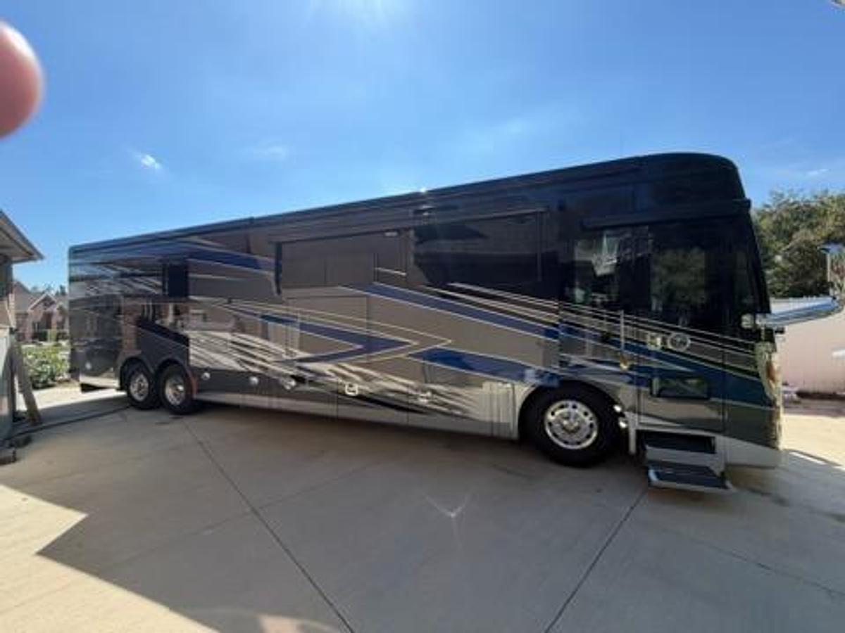 Used 2022 Tiffin Zephyr 45PZ