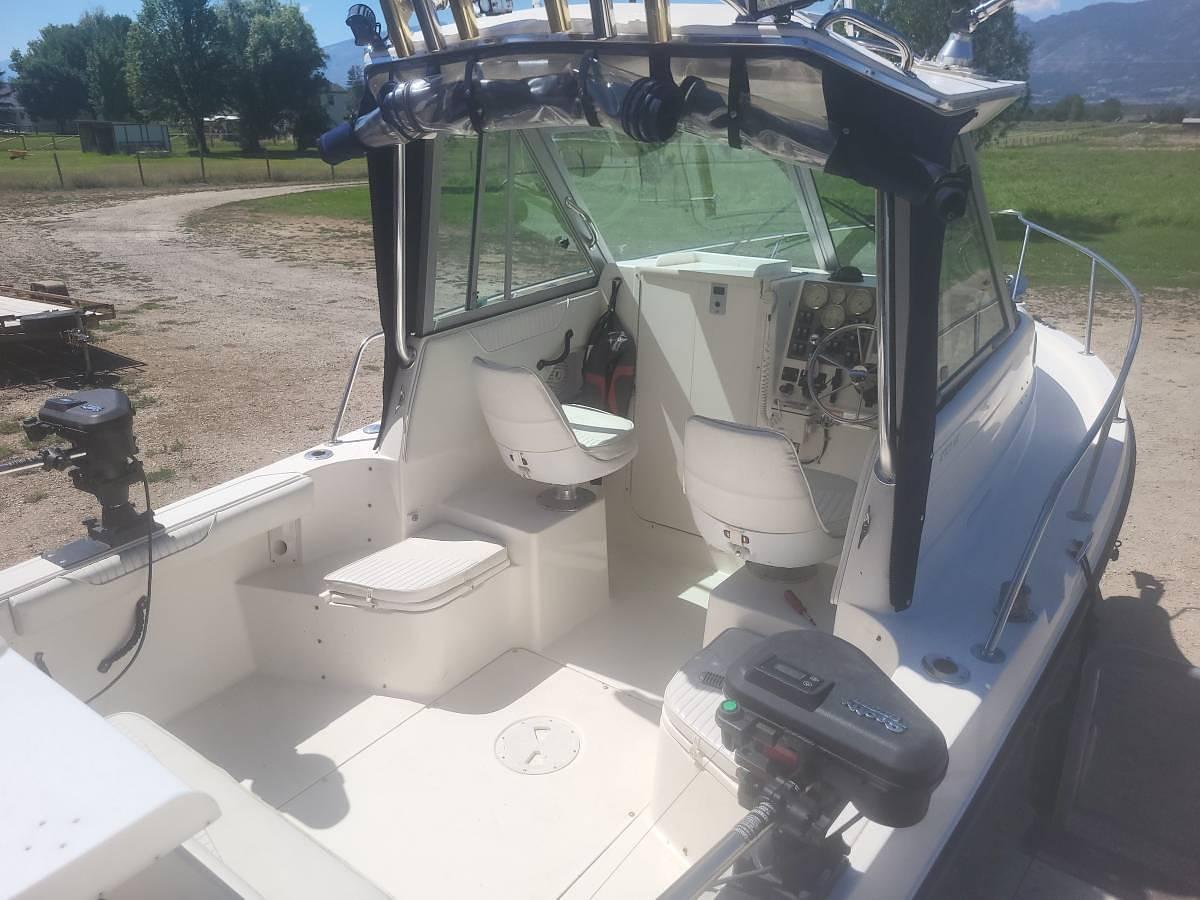 Used 2008 Seaswirl Striper 2101 Walk-Around Alaskan Package Powerboat