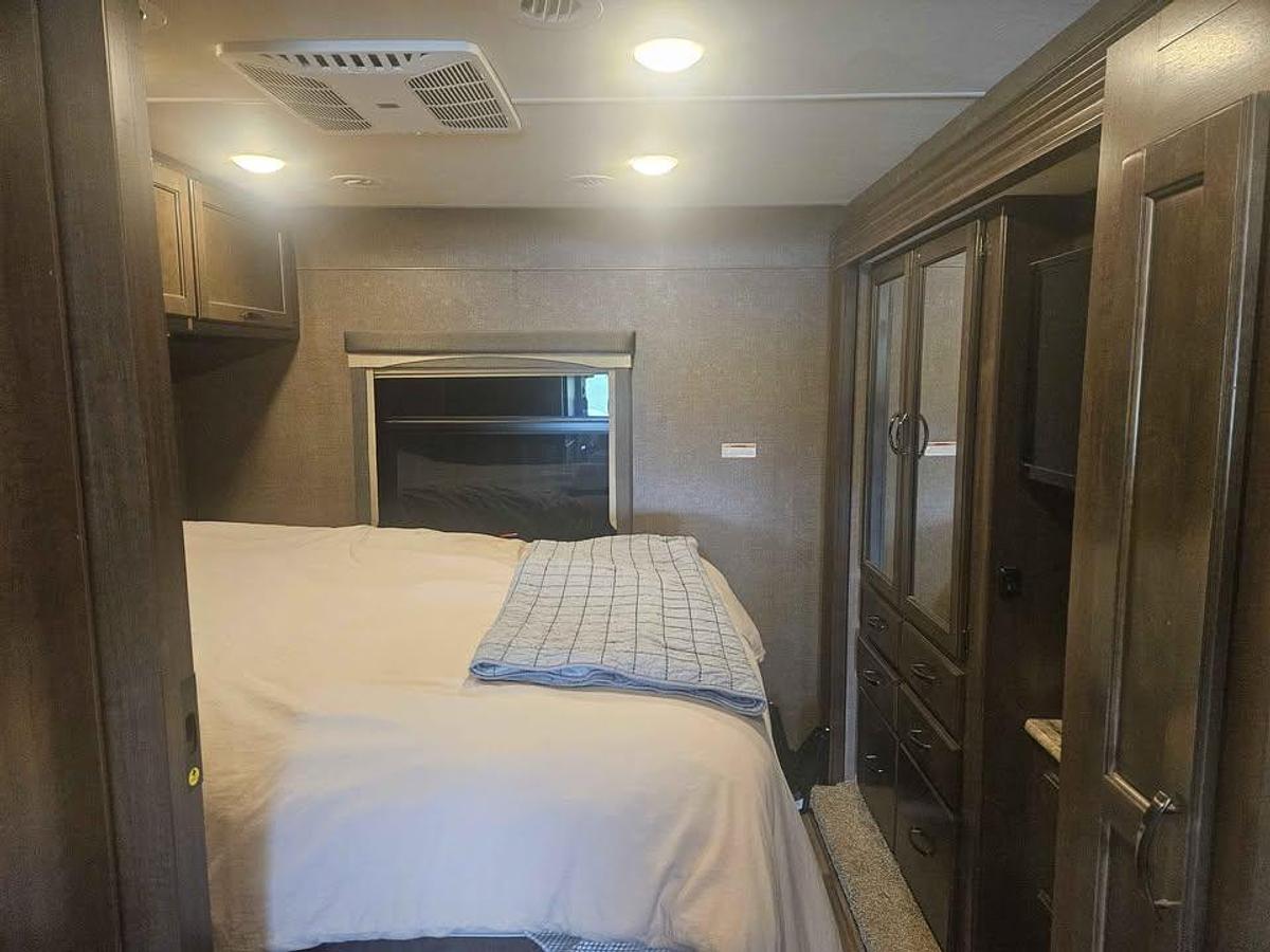 Used 2018 Thor Motor Coach  A.C.E. 29.3