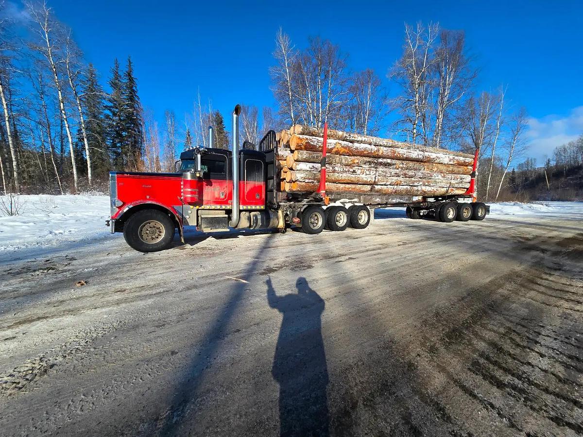 Used 2024 Peterbilt 389 Tri Drive