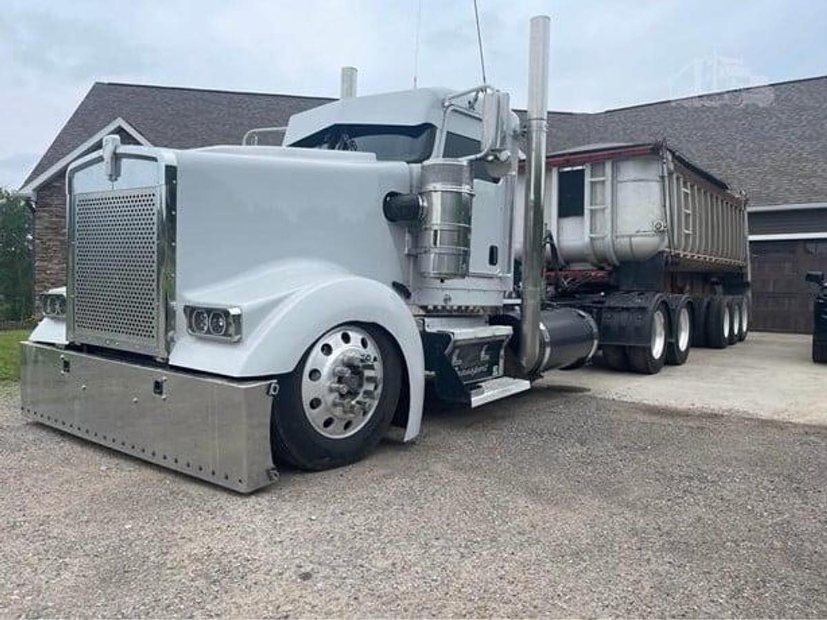 Used 2003 Kenworth W900L