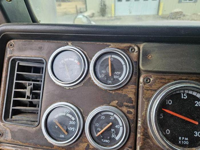 Used 1995 Freightliner FLD120 Manure Spreader