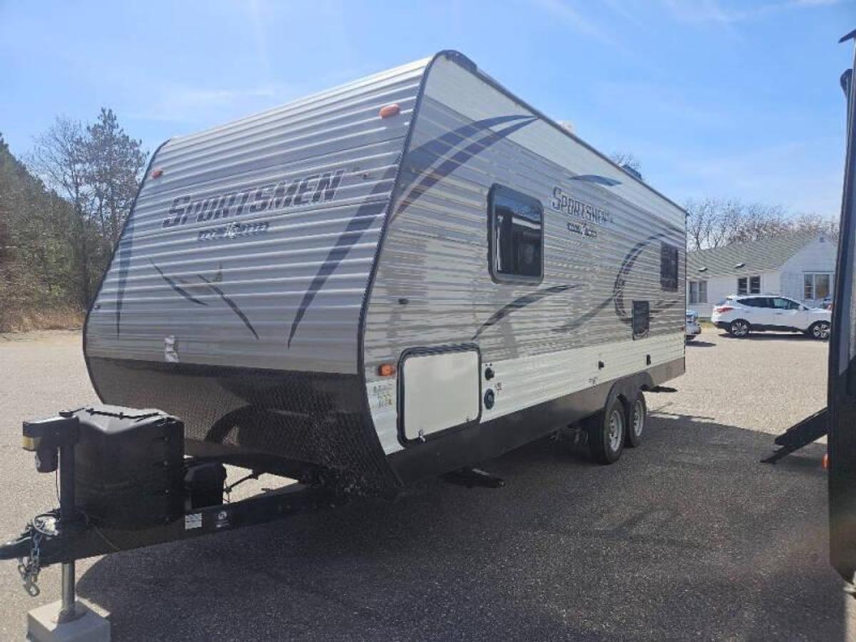 Used 2018 KZ Sportsman Travel Trailer