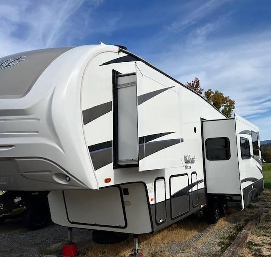 Used 2020 Forest River Wildcat Maxx 262RGX Fifth Wheel