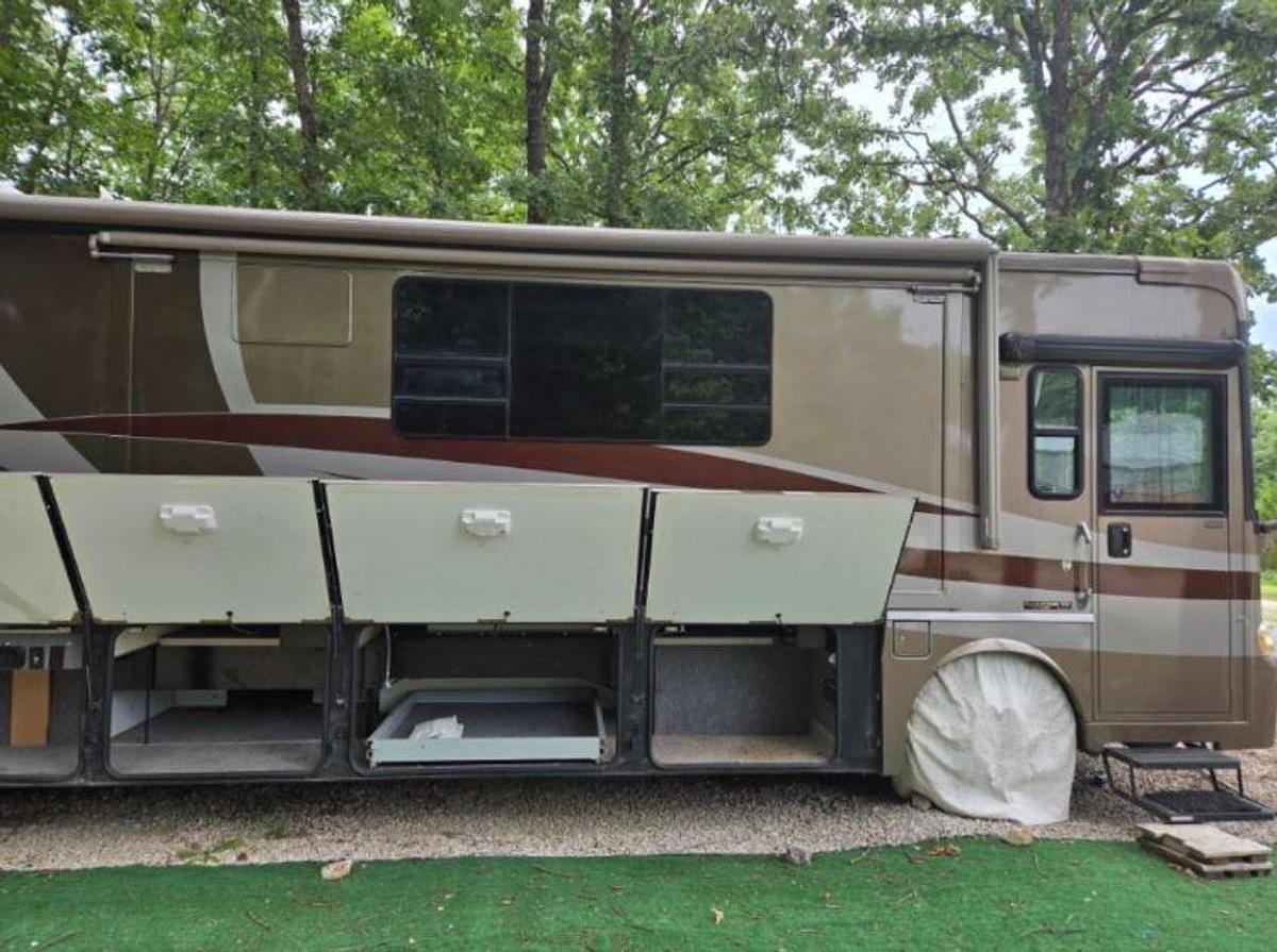 Used 2004 ITASCA HORIZON 36GD Class A Motorhome