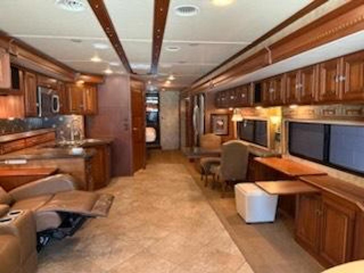 Used 2011 Winnebago Tour 42QD Class A Motorhome