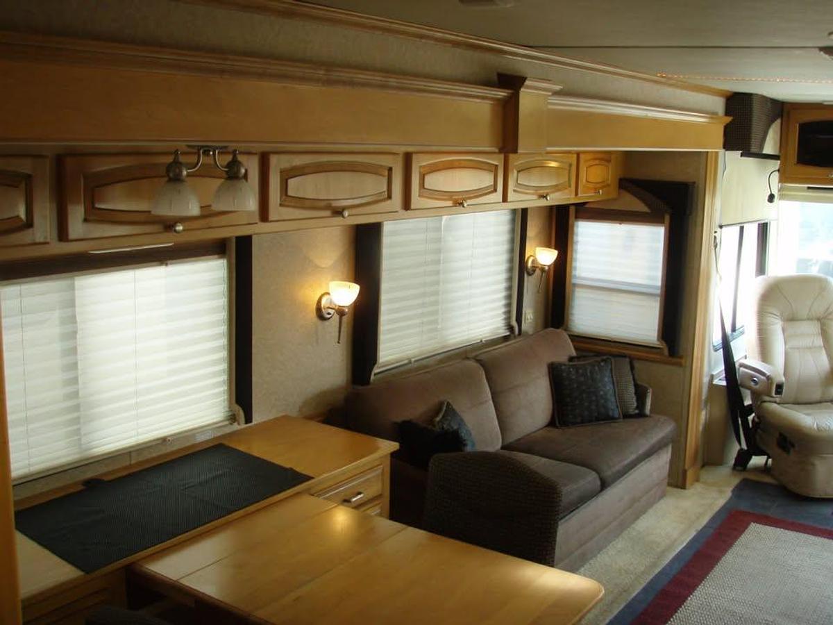 Used 2007 Newmar Dutch Star 4320 and Stacker Trailer