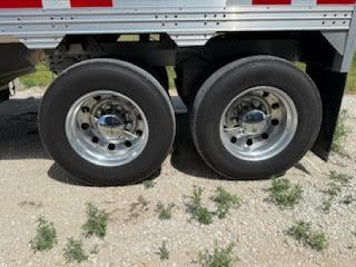 Used 2025 Timpte Commodity Hopper Trailer