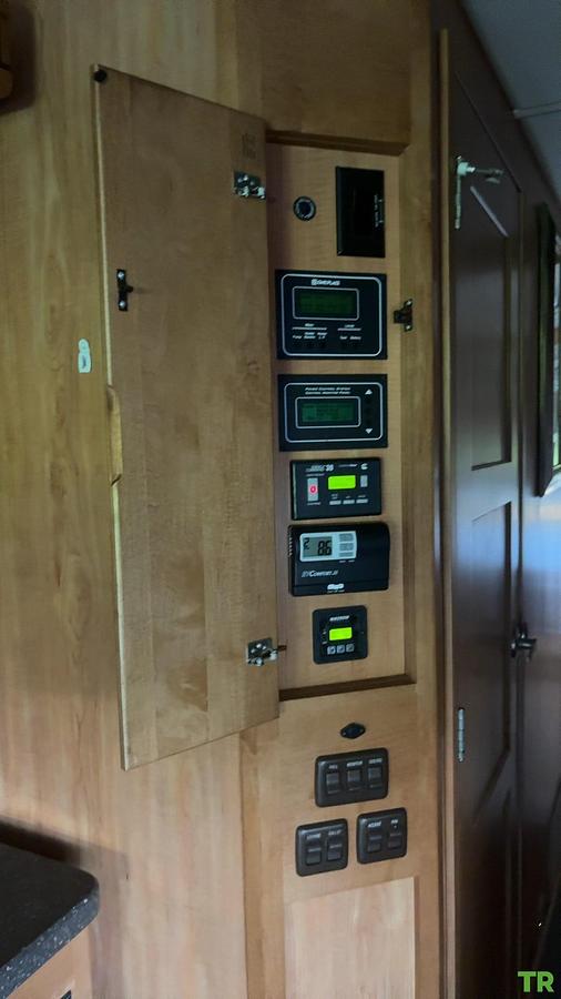 Used 2011 Itasca Meridian 40U