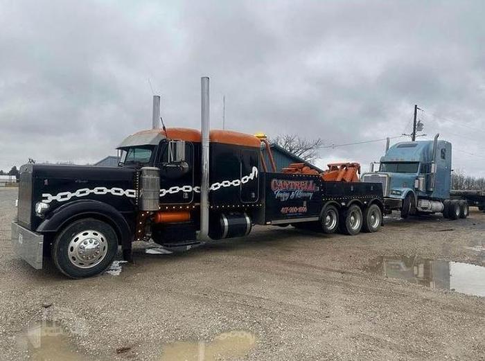 Used 2005 Peterbilt 379 Wrecker Tow Truck