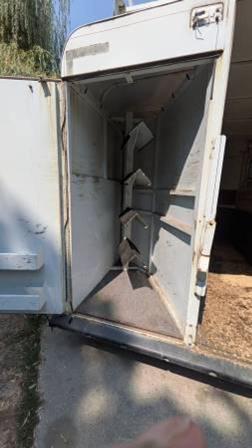 Used 1994 Logan 3 Horse Slant Load Weekender Trailer