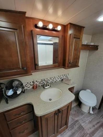 Used 2015 Heartland Bighorn 3875FB