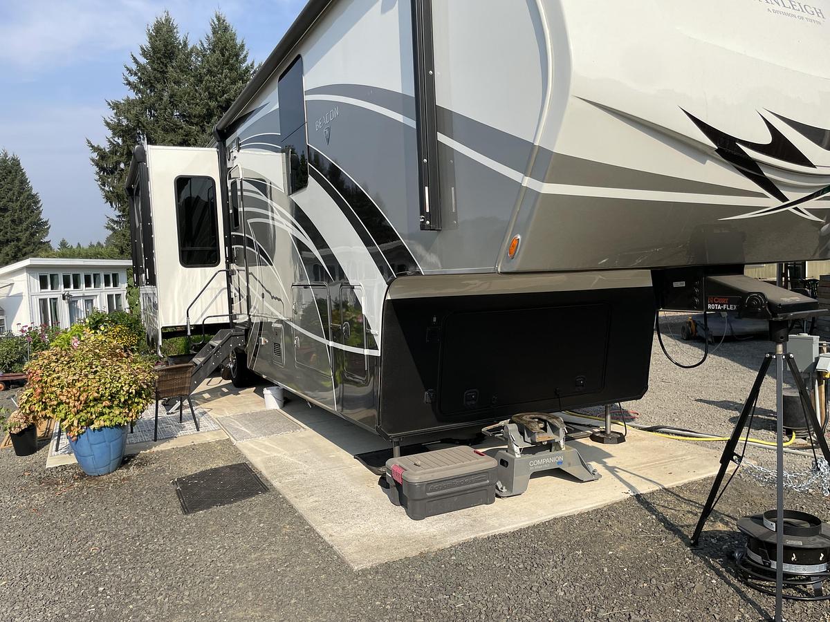 Used 2022 Vanleigh Beacon 390GBB